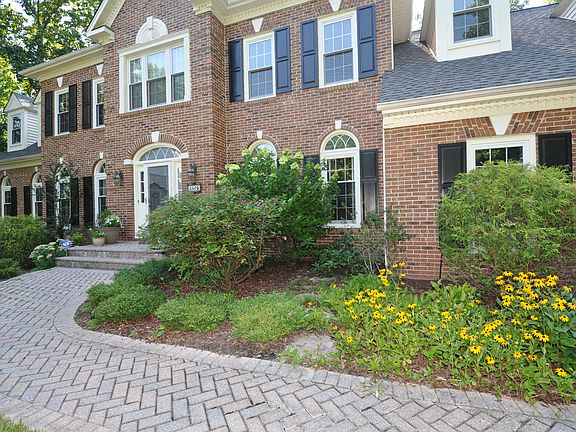 2nd image of 8505 Heron Pond Ln