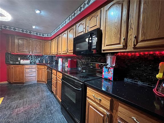 5th image of 409 Highland Ave