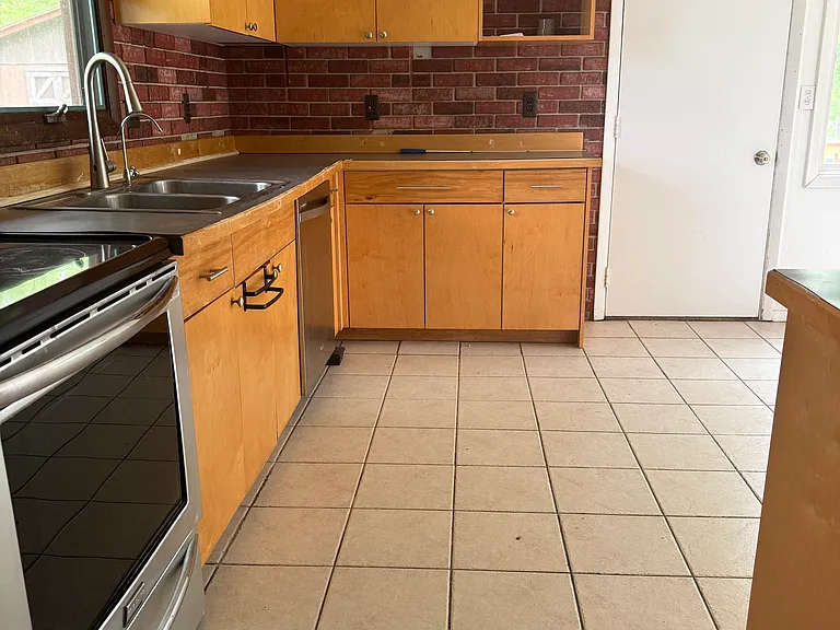 183 Barrytown Rd — Photo 7