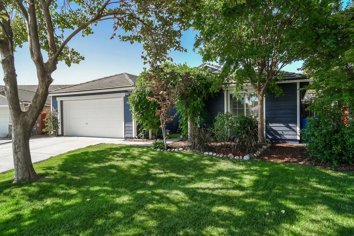 1070 Marne Dr photo 1