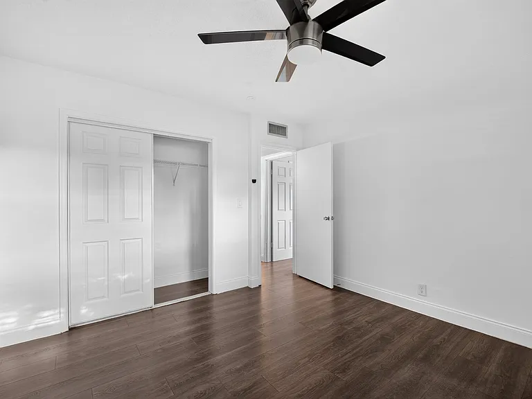 732 SE 15th St #1 — Photo 22