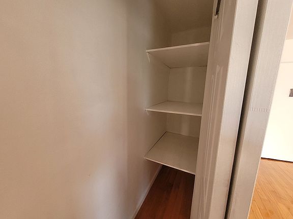 3rd image of 587 Halsey St #3L