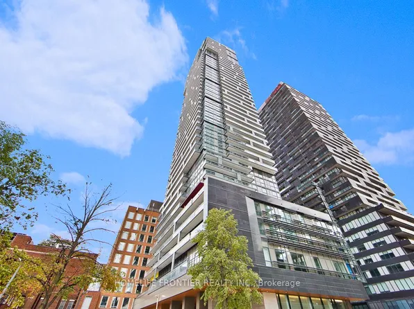 39 Roehampton Ave #704, Toronto, ON M4P 0G1
