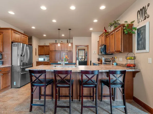 1055 Zacher Dr, Oshkosh, WI 54901