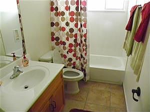 4th image of 44 S Horne APT 8