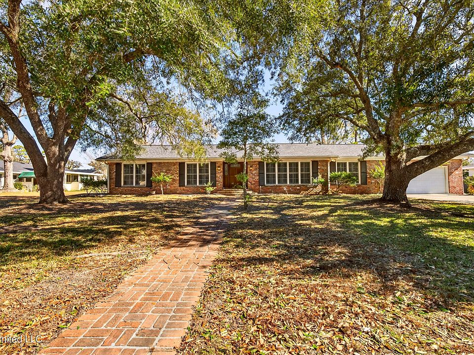 1st image of 25 Bayou View Dr