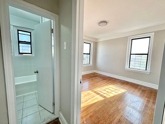 3rd image of 885 E 38th St APT 42