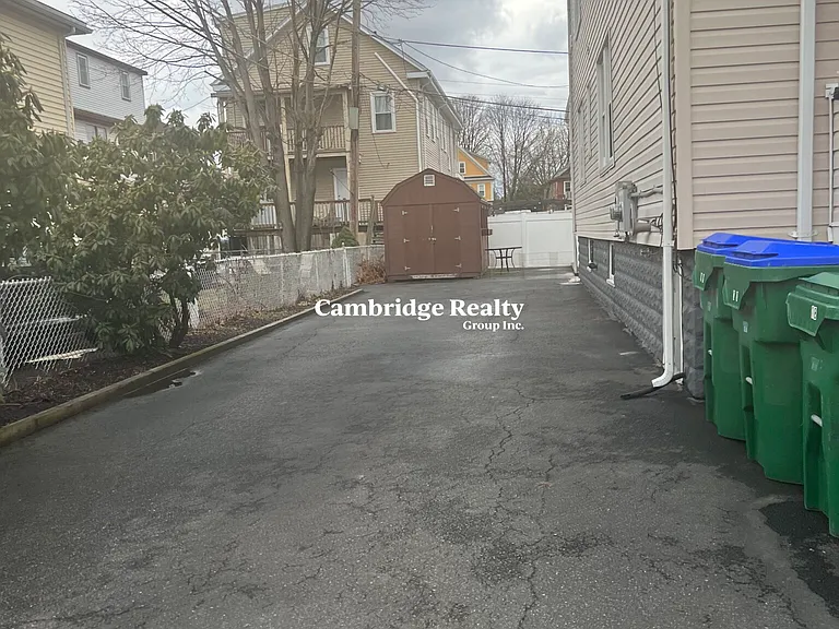 20 Henley St — Photo 26