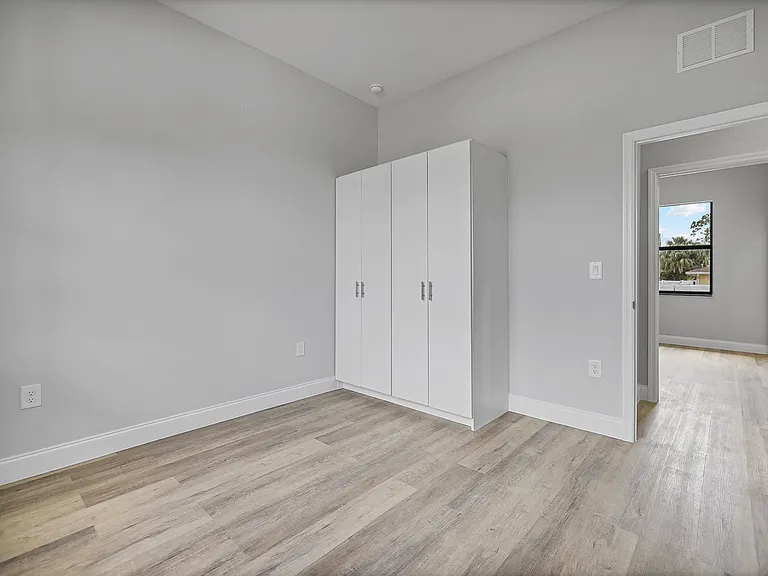 4721 29th St SW — Photo 18