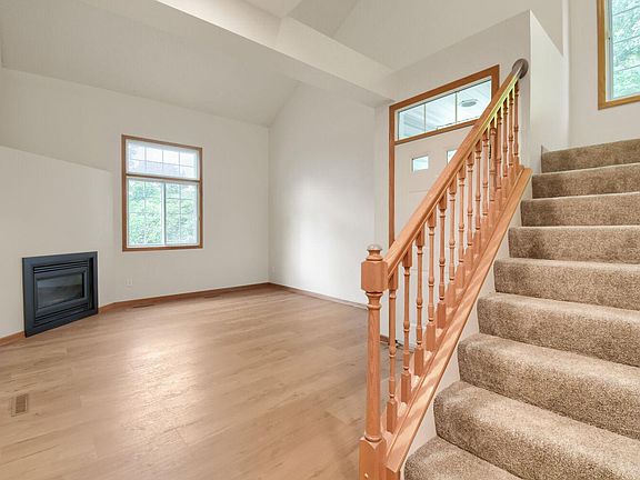 3rd image of 3710 Vermilion Ct S