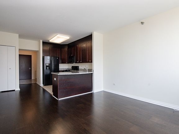 3rd image of 33 W Ontario St APT 38C