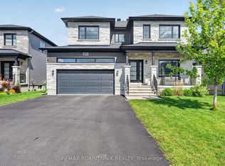 340 Moonlight Dr, Russell, ON K4R 0L1