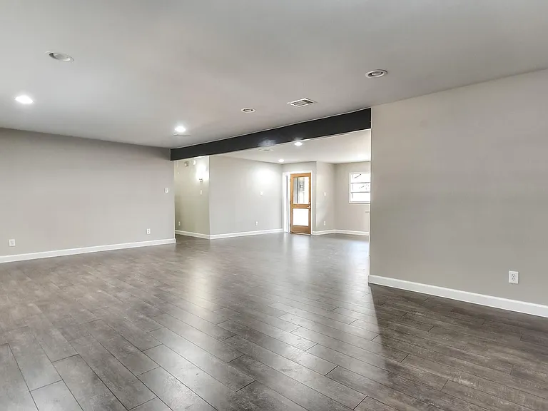 9006 Dunlap St — Photo 16