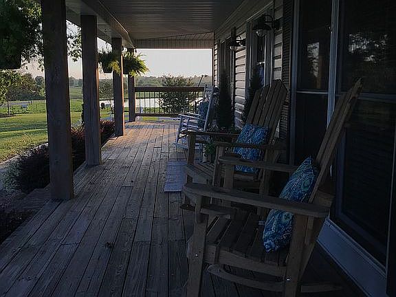 Front Porch w/ Bed Swing