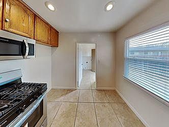 5th image of 1340 Purche Ave