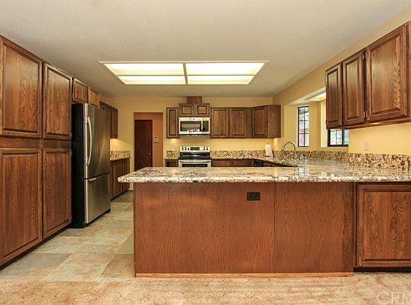 5th image of 929 Alpenweg Dr