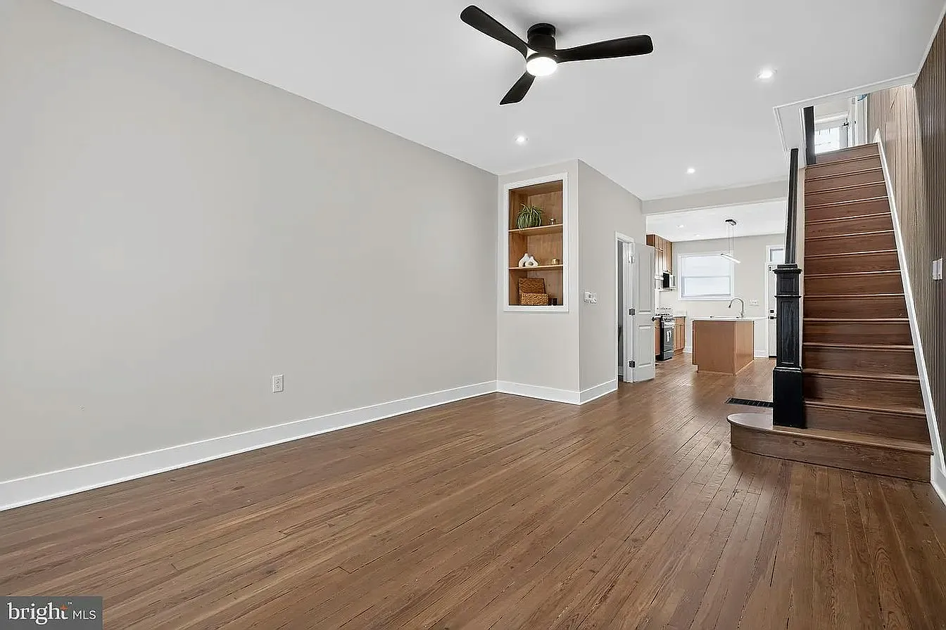 3815 Foster Ave — Photo 4