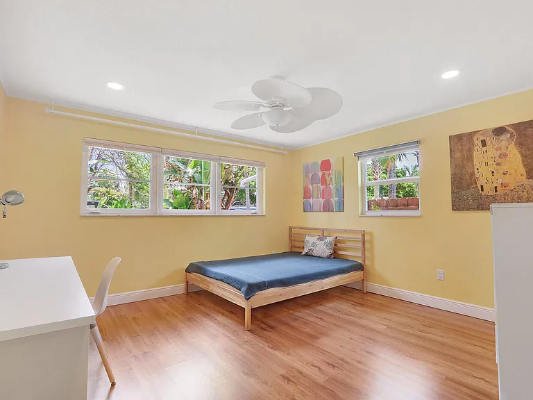 721 N Lakeside Dr — Photo 30