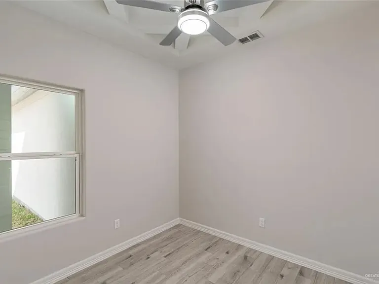 2700 E Comal Rd — Photo 12