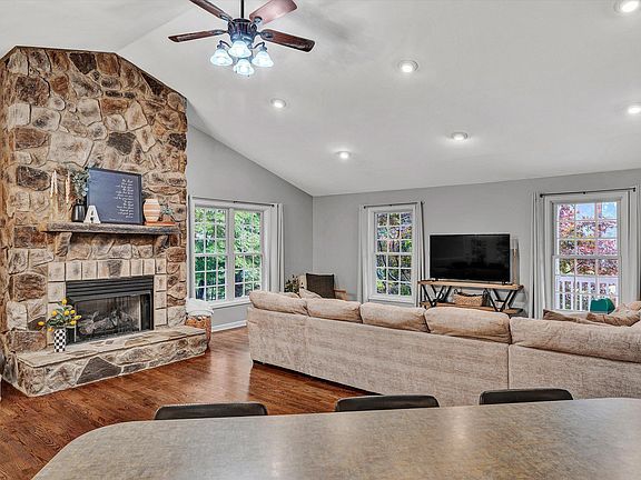 2nd image of 677 Deerfield Rd