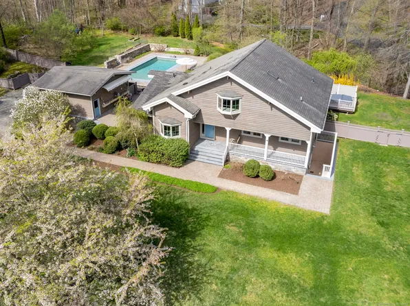27 Blue Spruce Circle, Weston, CT 06883