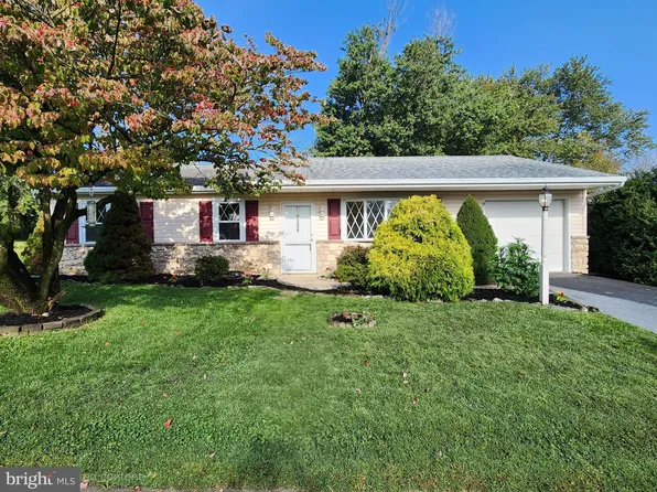206 Brookline Rd, Lancaster, PA 17603