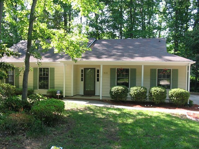 1st image of 923 Wishing Well Ln