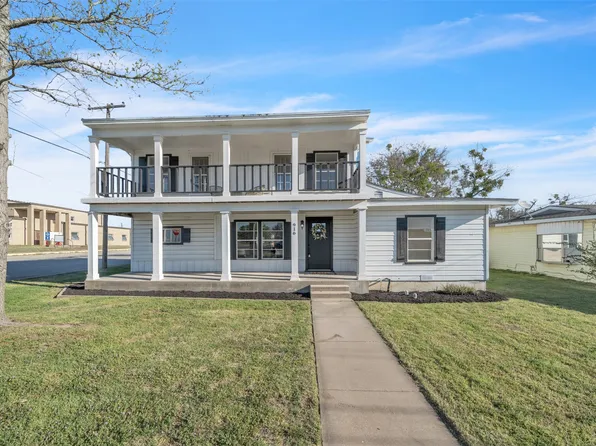 916 Norton St, Weatherford, TX 76086