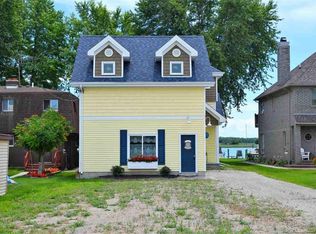10363 Saint John Dr, Algonac, MI