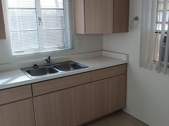 5th image of 1715 N Treat Ave