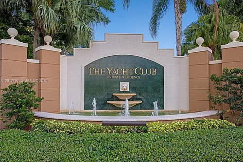 19601 E Country Club Dr #7108 Photo 1