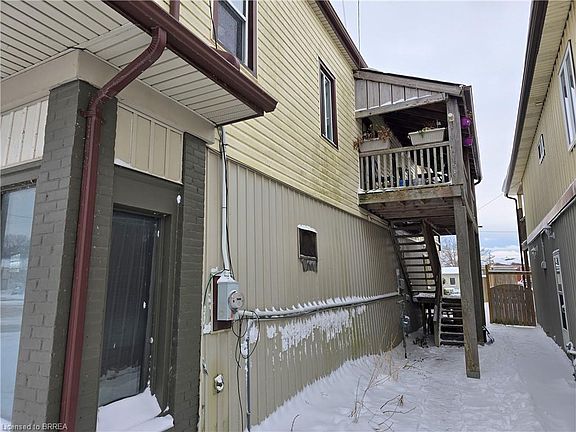 5th image of 189 Townline St