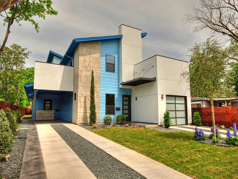 306 Franklin Blvd — Photo 2