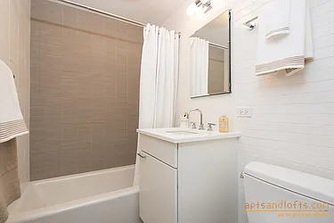 Rented by aptsandlofts.com