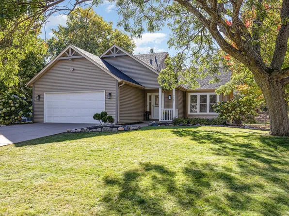 7381 Chesham Ln, Woodbury, MN 55125