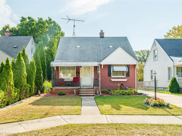 3313 Hollywood St, Dearborn, MI 48124