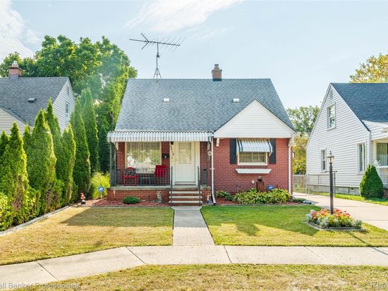 3313 Hollywood St, Dearborn, MI 48124