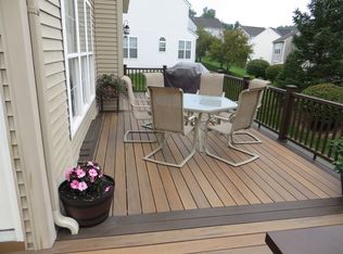 448 Carpenters Cove Ln, Downingtown, PA 19335