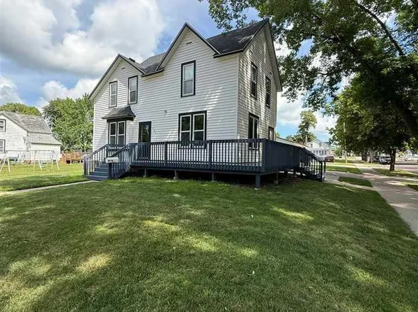 400 Walnut St SW, Sleepy Eye, MN 56085