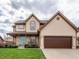 1212 SE Bridgehampton Way, Lees Summit, MO 64081