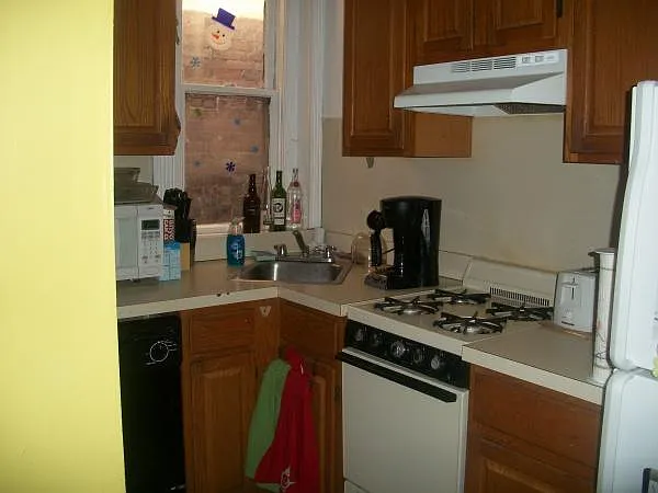 2 bed, 1.0 bath, $3,250 — Photo 1