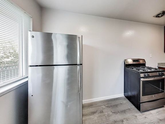 5th image of 333 Lester Ave APT 4B