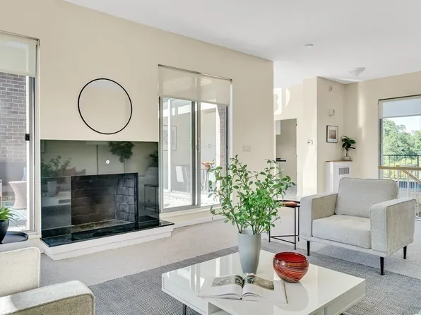 99 Pond Ave, Brookline, MA 02445