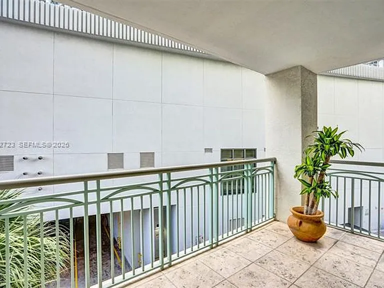 3400 SW 27th Ave #206 — Photo 16
