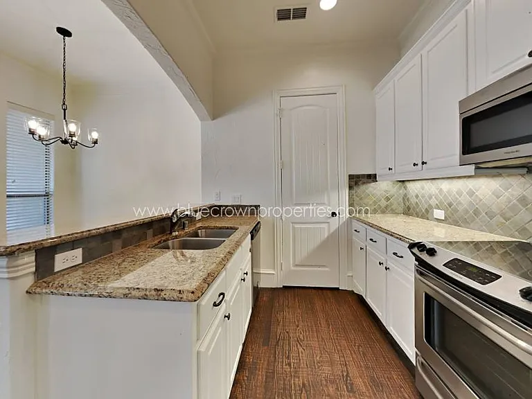 1537 Sienna Ct — Photo 9