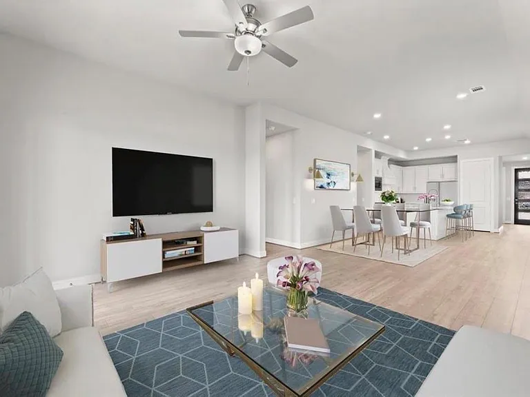 724 Lake Lacosta Dr — Photo 10