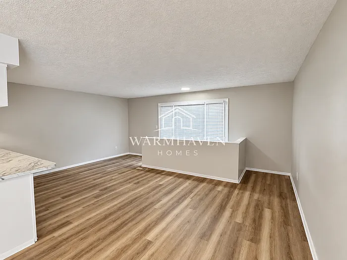 3 bed, 2.0 bath, 1341 sqft, $1,745 — Photo 3