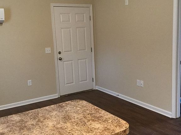 3rd image of 1308B Moses Ln