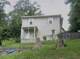 317 E Main St #2, Sophia, WV 25921