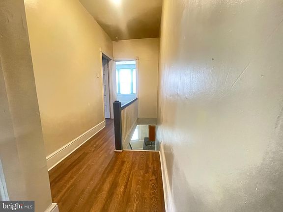 3rd image of 211 E Wishart St